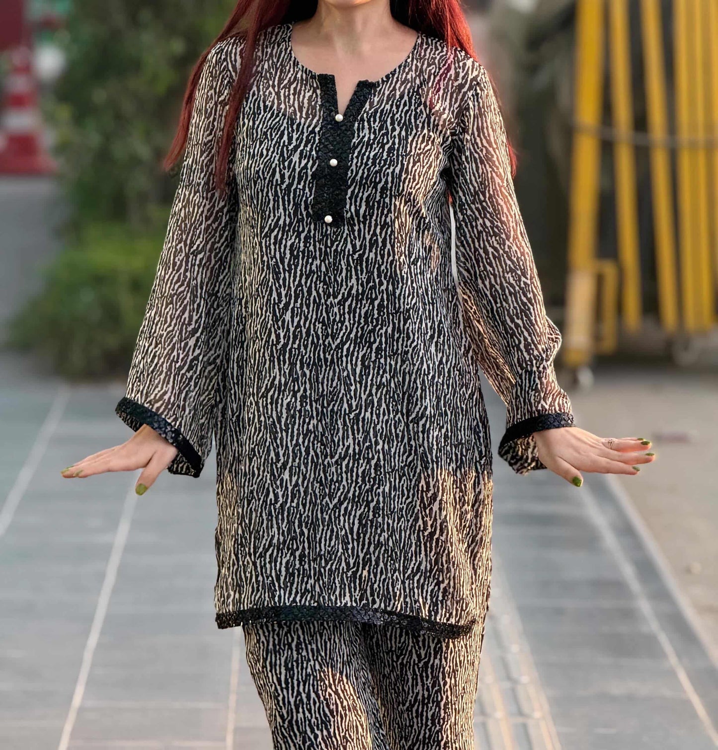 Elegant Printed Chiffon Suit Set – Lightweight Kurta & Lined Bottom